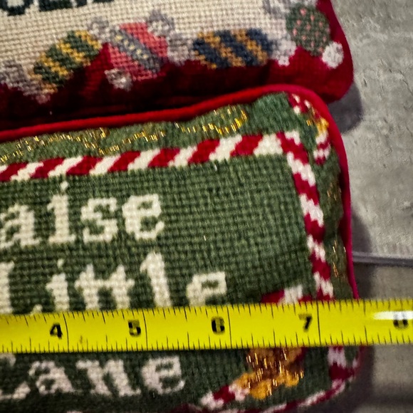 Lot of 2 Christmas Needlepoint Holiday Christmas Pillows ~ Small Wool - Picture 12 of 13